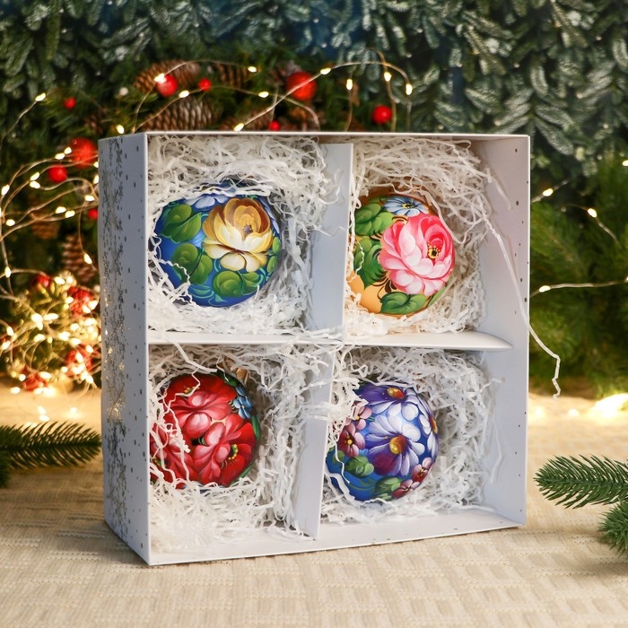 Набор из 4-х ёлочных шаров 80 мм «Изысканные букеты» Набор из 4-х ёлочных шаров 80 мм «Изысканные букеты»