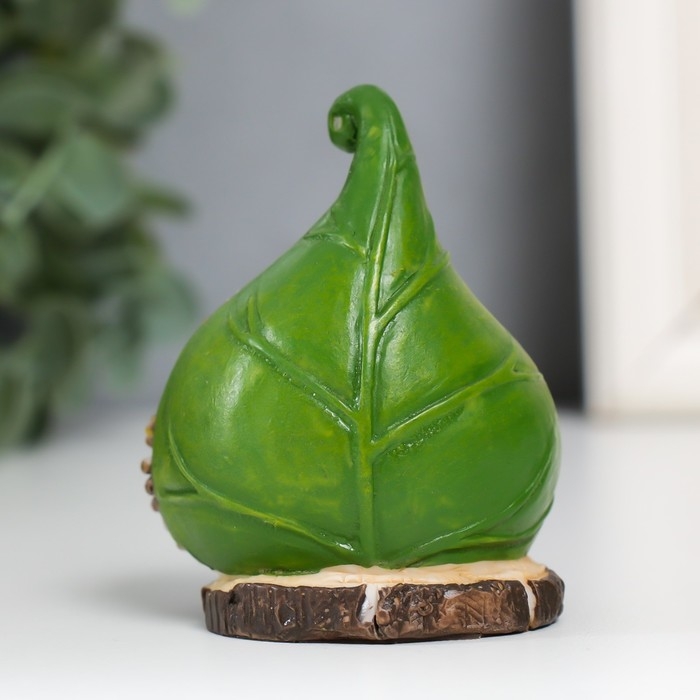 Сувенир полистоун  Сувенир полистоун "Ёжик с леденцом у листика" 7х5,7х4,5 см