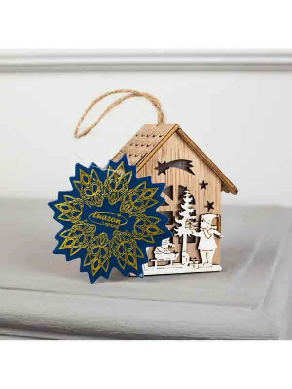 Ёлочная игрушка &laquo;Домик с детьми&raquo;, 8&times;4&times;4 см, от батареек, свечение тёплое белое