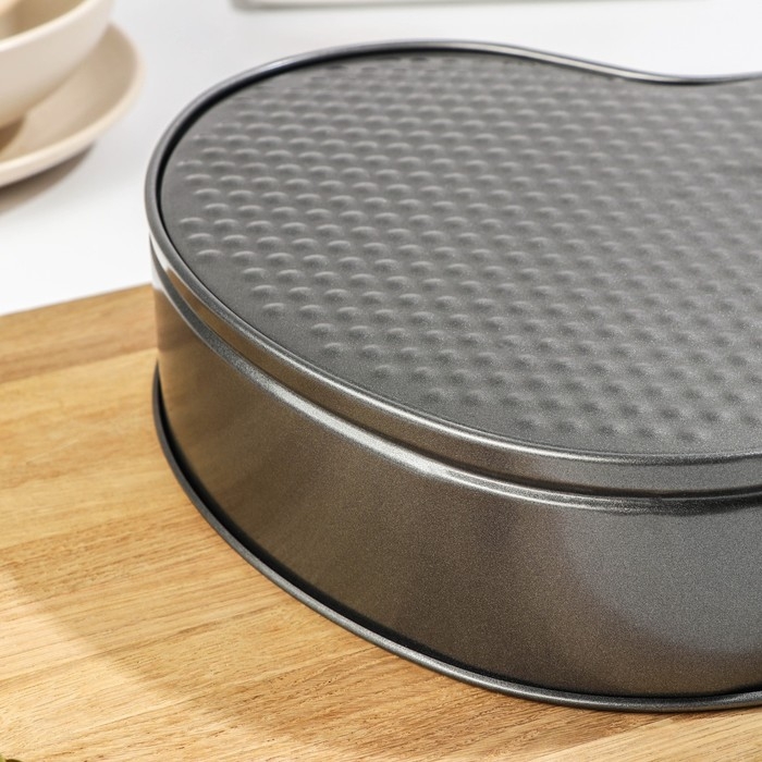 Набор форм для выпечки разъёмных Доляна «Элин. Сердце», 3 предмета: 23/25/29×6 см, антипригарное покрытие, цвет чёрный Набор форм для выпечки разъёмных Доляна «Элин. Сердце», 3 предмета: 23/25/29×6 см, антипригарное покрытие, цвет чёрный