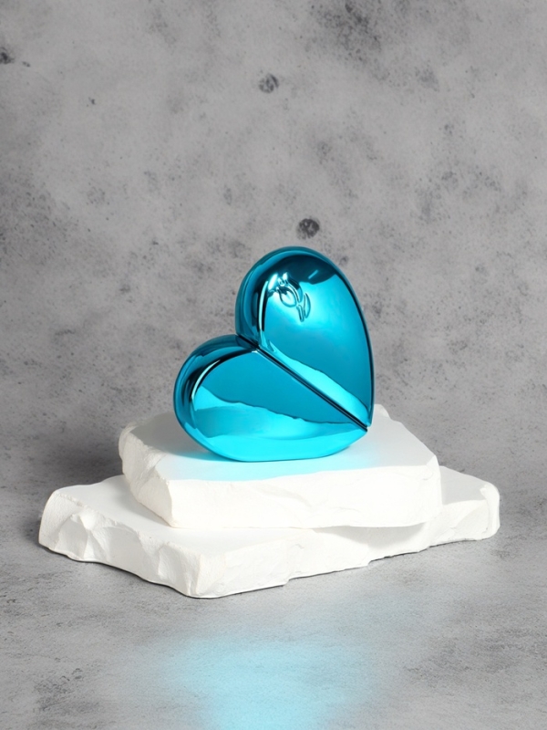 Флакон для парфюма «Сердце», стеклянный, с распылителем, 25 мл, цвет голубой Флакон для парфюма «Сердце», стеклянный, с распылителем, 25 мл, цвет голубой