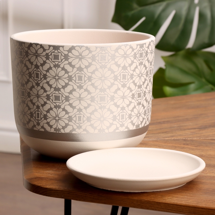 Горшок цветочный Гипюр белый бук №3, 2,9 л, d - 18,6 см Горшок цветочный Гипюр белый бук №3, 2,9 л, d - 18,6 см