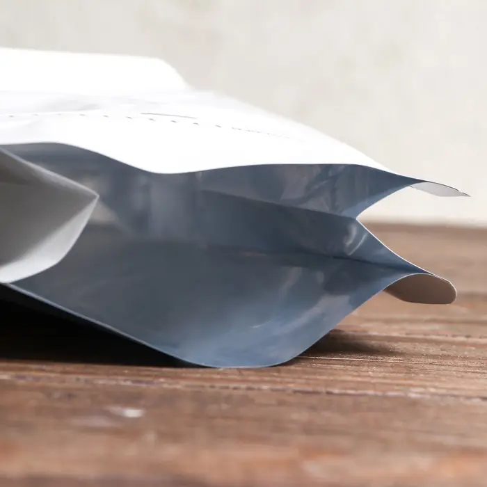 Пакет восьмишовный с клапаном, плоское дно, белый,15×32.5×9.5 см