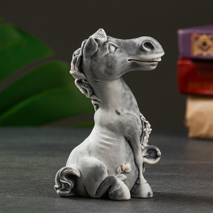 Сувенир Сувенир "Конь с букетом" 11,5см