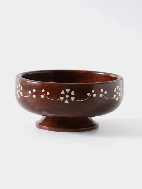 Чаша на ножке &laquo;В самое сердце&raquo;, 15&times;15&times;8 см, дерево шишам