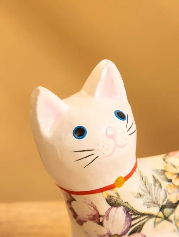 Сувенир «Котик в цветах», 13×3×9 см, дерево, белый Сувенир «Котик в цветах», 13×3×9 см, дерево, белый