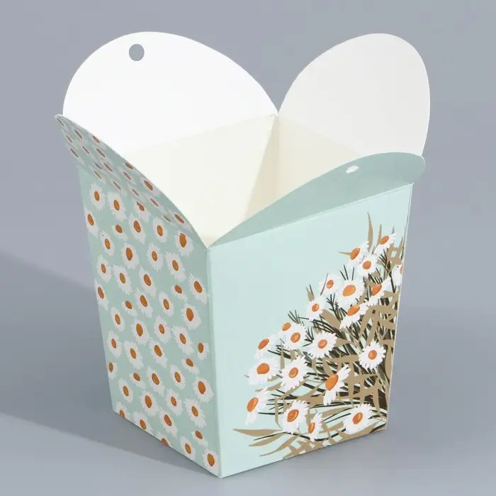 Коробка бонбоньерка, упаковка подарочная, «Ромашки», 8 х 7.5 х 6 см см