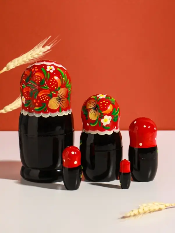 Матрёшка дерево &laquo;Весела&raquo;, красная голова, низ чёрный, 5-кукольная, 14 см