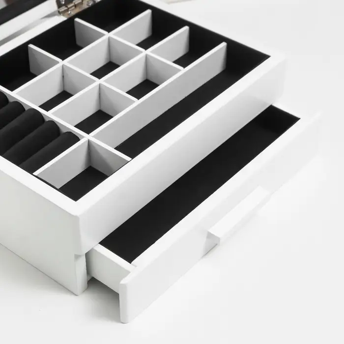 Шкатулка для украшений &laquo;Белоснежная&raquo;, дерево, 9&times;16&times;21 см