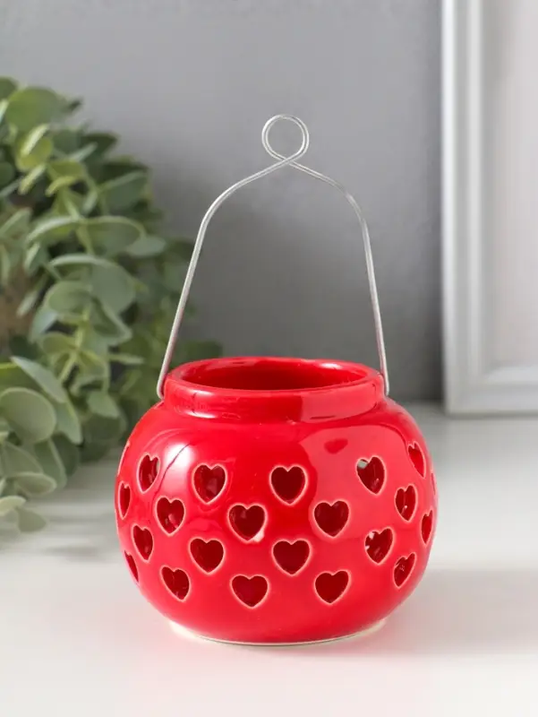 Подсвечник керамика 1 свеча "Фонарик с сердцами" красный 8х8х6,7 см