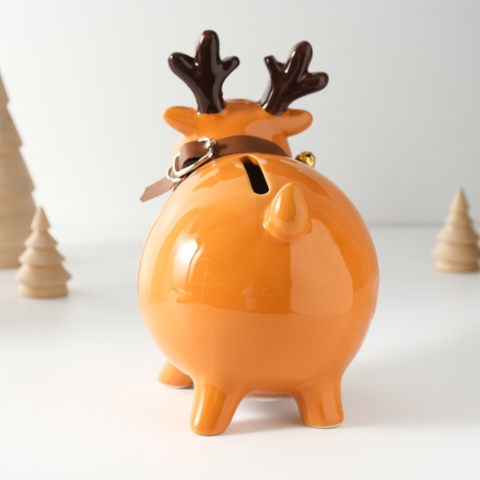 Копилка керамика  Копилка керамика "Поющий олень, в ошейнике с колокольчиками" 9,8х14х15,1 см