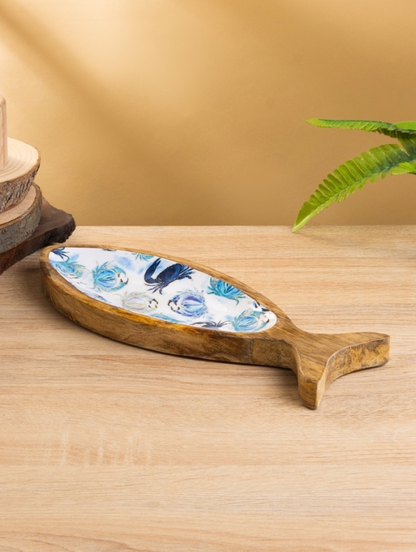 Блюдо в форме рыбки "Крабы" дерево манго 32х11,5х2 см