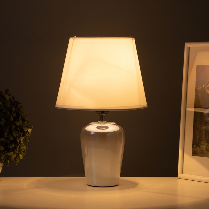 Лампа настольная Лампа настольная "Блеск" 1х40Вт Е27 мягкий серый 20х20х32см