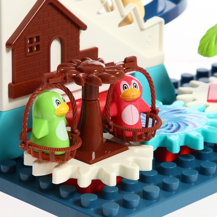 Конструктор развивающий с шестерёнками «Весёлые пингвинята», 33 детали Конструктор развивающий с шестерёнками «Весёлые пингвинята», 33 детали