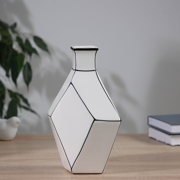 Ваза керамика настольная Ваза керамика настольная "Пикассо" (ручная роспись) грани горлышко, 24х16 см, чёрно-белый