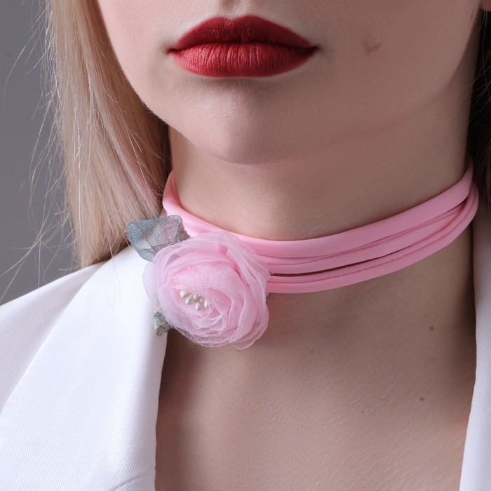 Чокер «Танго» роза с листьями, цвет розовый, 130 см Чокер «Танго» роза с листьями, цвет розовый, 130 см