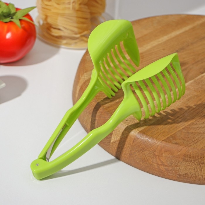 Щипцы для нарезки томатов Доляна, 18×8 см, цвет зелёный Щипцы для нарезки томатов Доляна, 18×8 см, цвет зелёный