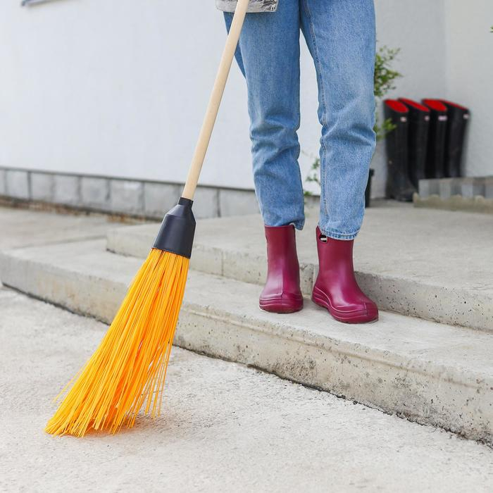 Метла полипропиленовая, с черенком «Дорогая», 5 колец, цвет МИКС Метла полипропиленовая, с черенком «Дорогая», 5 колец, цвет МИКС