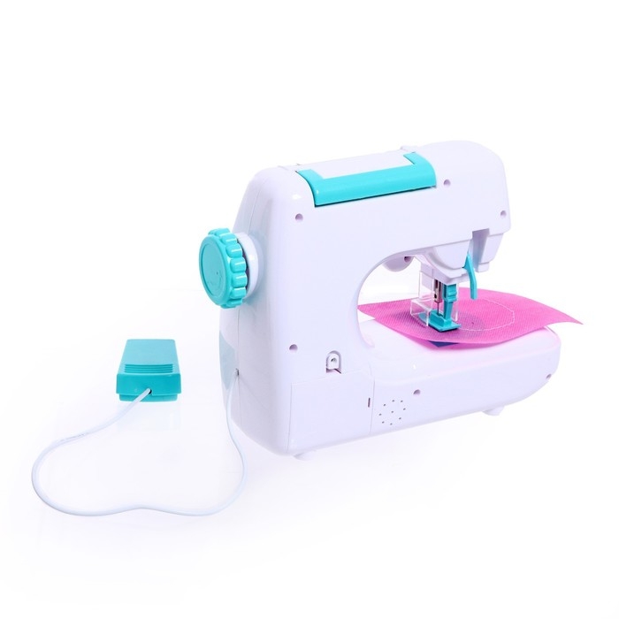 Швейная машинка «Рукодельница» 3 катушки Швейная машинка «Рукодельница» 3 катушки