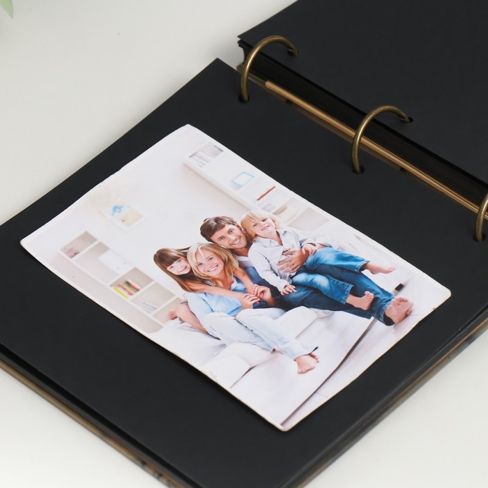 Фотоальбом на кольцах 30 листов Фотоальбом на кольцах 30 листов "Фотоаппарат на плитке" чёрные листы 18х18 см