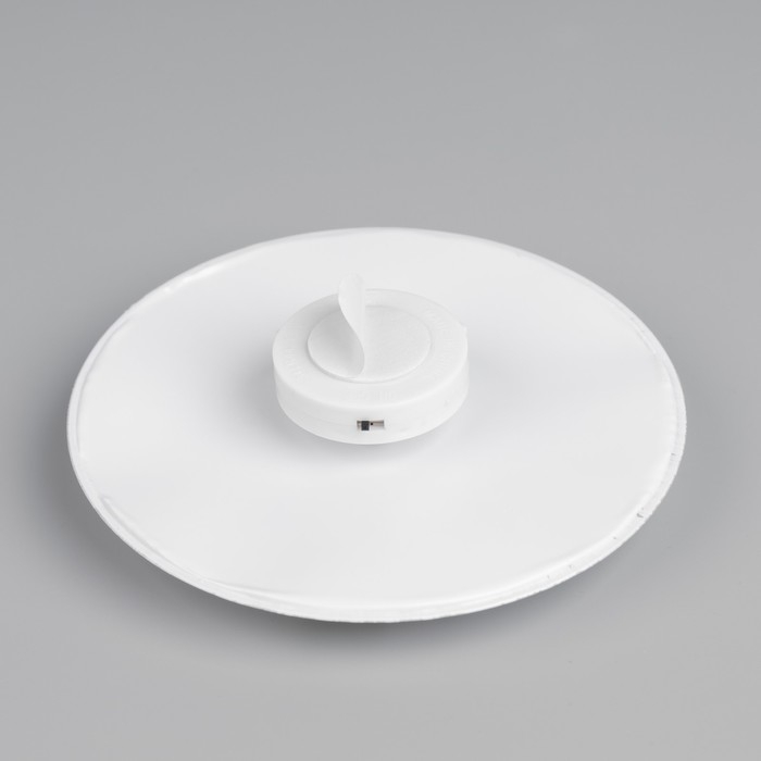 Светодиодная игрушка на липучке «Дед Мороз с ёлкой» 13 см, батарейки LR44х3 (в комплекте), свечение мульти Светодиодная игрушка на липучке «Дед Мороз с ёлкой» 13 см, батарейки LR44х3 (в комплекте), свечение мульти