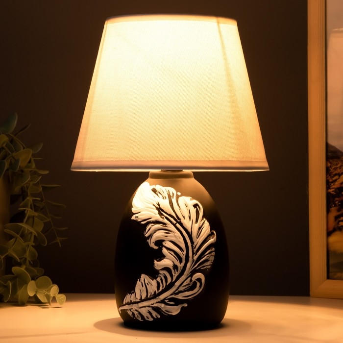 Настольная лампа 16537/1BK E14 40Вт черно-белый 17,5х17,5х26,5 см Настольная лампа 16537/1BK E14 40Вт черно-белый 17,5х17,5х26,5 см