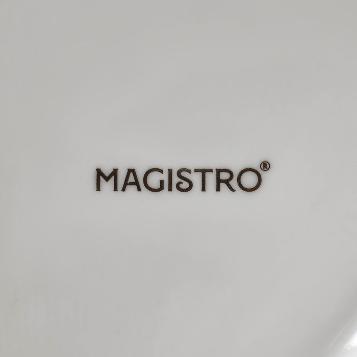 Блюдо фарфоровое с соусником Magistro «Бланш», соусник 60 мл, 18,5×17,5×4 см, цвет белый