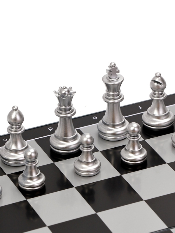 Шахматы магнитные 28 х 28 см, король h-4.9 см, пешка h-2.4 см Шахматы магнитные 28 х 28 см, король h-4.9 см, пешка h-2.4 см