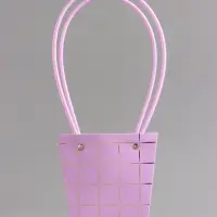 Сумка переноска для цветов, лиловая влагостойкая, с тиснением, 13&times;9.5&times;13&plusmn;5% см