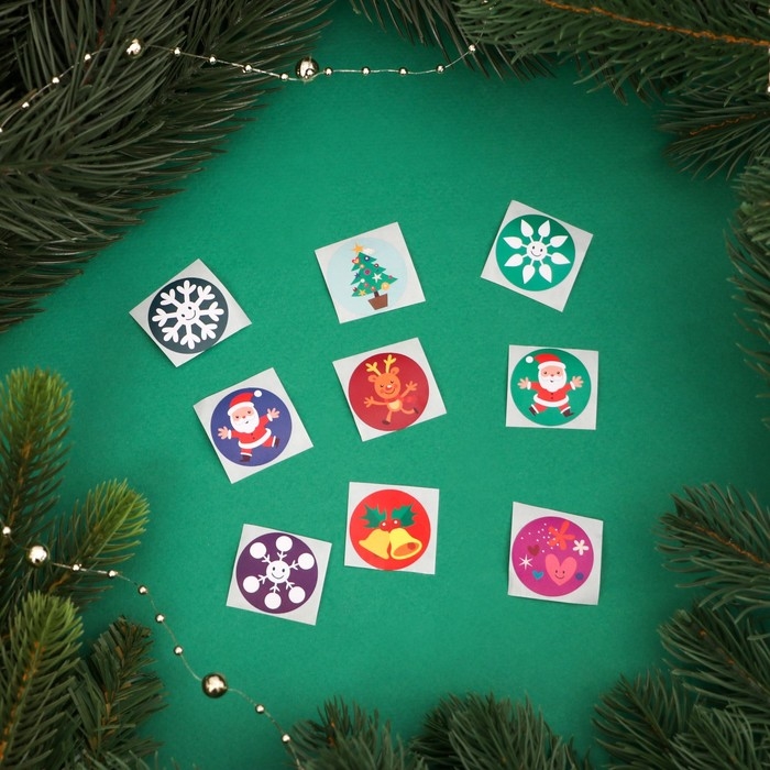 Новый год. Наклейки новогодние в рулоне Новый год. Наклейки новогодние в рулоне "Новогодний праздник", 500 шт, 2,5 х 2,5 см.