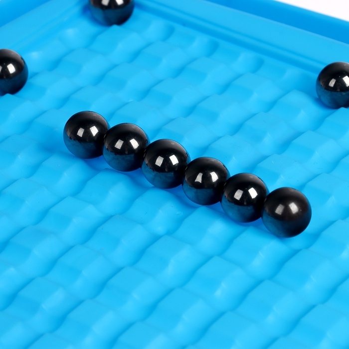 Настольная игра  Настольная игра "Магнитный бой", 32 магнита, доска 28.3 х 28.3 см