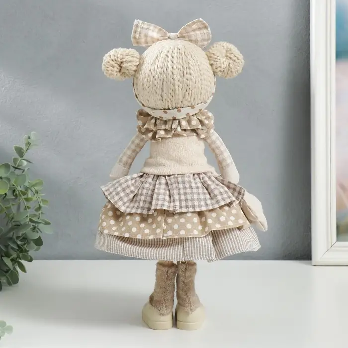 Интерьерная кукла текстильная &laquo;Малышка с бантом в волосах, с цветочком&raquo;, 35.5&times;13.5&times;20 см