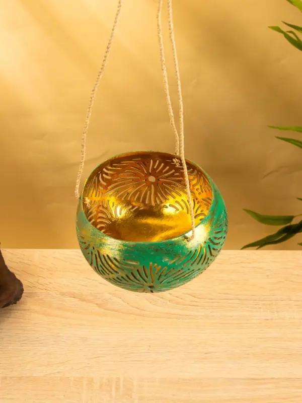 Подсвечник подвесной из кокоса, 12-14 см, тёмно зелёный-золотой Подсвечник подвесной из кокоса, 12-14 см, тёмно зелёный-золотой