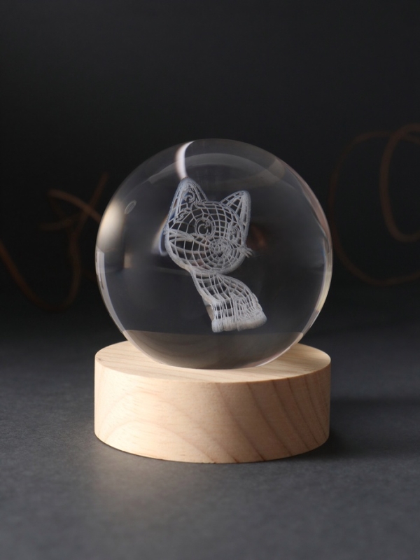 Сувенир стекло подсветка "Шар. Котёнок" d=6 см подставка дерево, USB