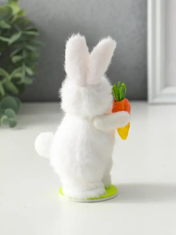 Сувенир пасхальный "Малыш в костюме кролика с морковкой" 7,5х5,5х14,5 см
