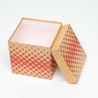 Коробка подарочная самосборная «Горошек» крафт 15×15×15 см