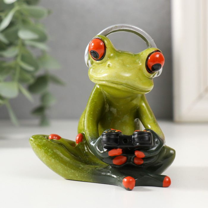 Сувенир полистоун лак Сувенир полистоун лак "Лягушонок играет в приставку" МИКС 8х7х8 см