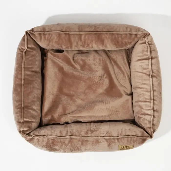 Лежанка для кошек и собак велюровая Pet Lab, 45 х 40 х 15 см, бежевая Лежанка для кошек и собак велюровая Pet Lab, 45 х 40 х 15 см, бежевая