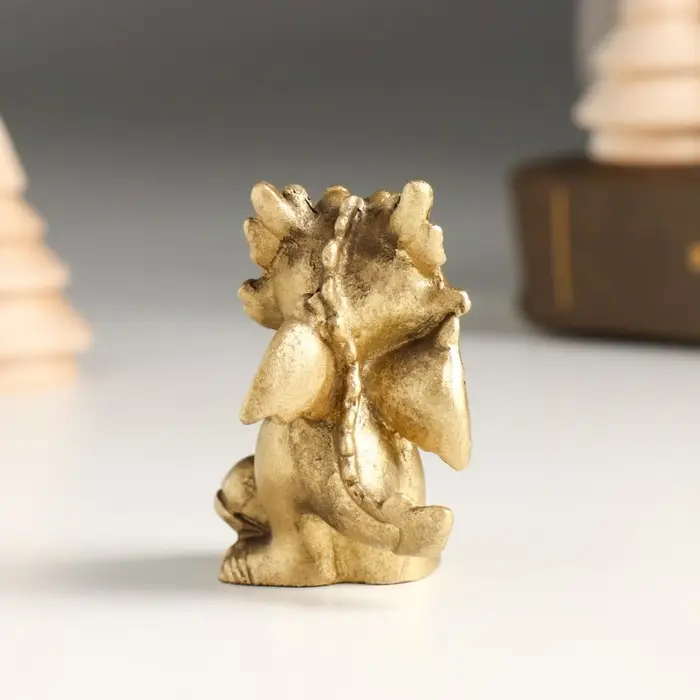 Фигурка полистоун «Бронзовый дракоша с подарками», 4×3×5 см, МИКС Фигурка полистоун «Бронзовый дракоша с подарками», 4×3×5 см, МИКС