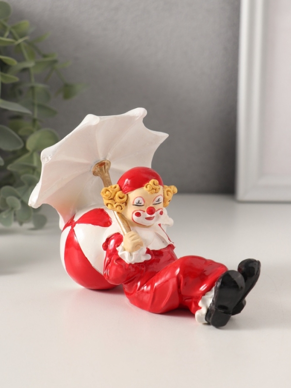 Сувенир полистоун Сувенир полистоун "Клоун с зонтом и мячиком" бело-красный 11,5х7,5х9 см