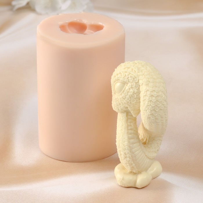 Молд силиконовый Молд силиконовый "Змейка" 5х5х9,5 см