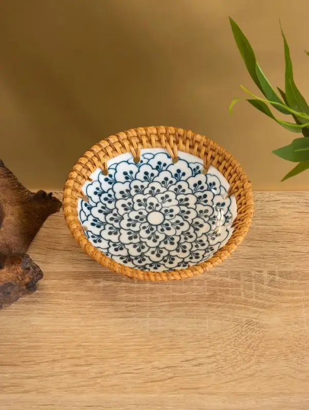 Тарелка керамическая с ротангом, 13.5&times;13.5&times;3 см, МИКС