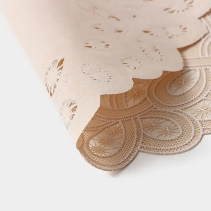 Салфетка ажурная &laquo;Цветок&raquo;, d=38 см, бежевая