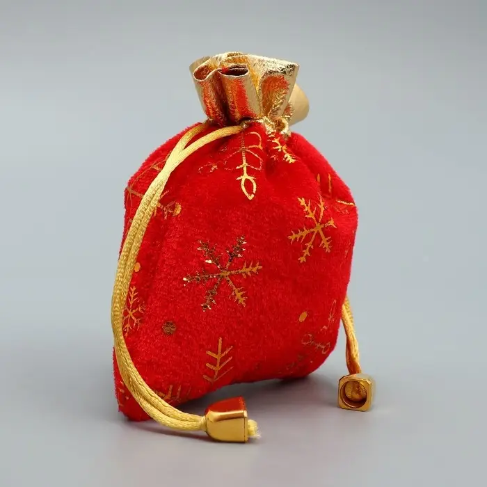 Мешочек подарочный «Подарок от чистого сердца», снежинки, тиснение, 10 х 12 см Мешочек подарочный «Подарок от чистого сердца», снежинки, тиснение, 10 х 12 см