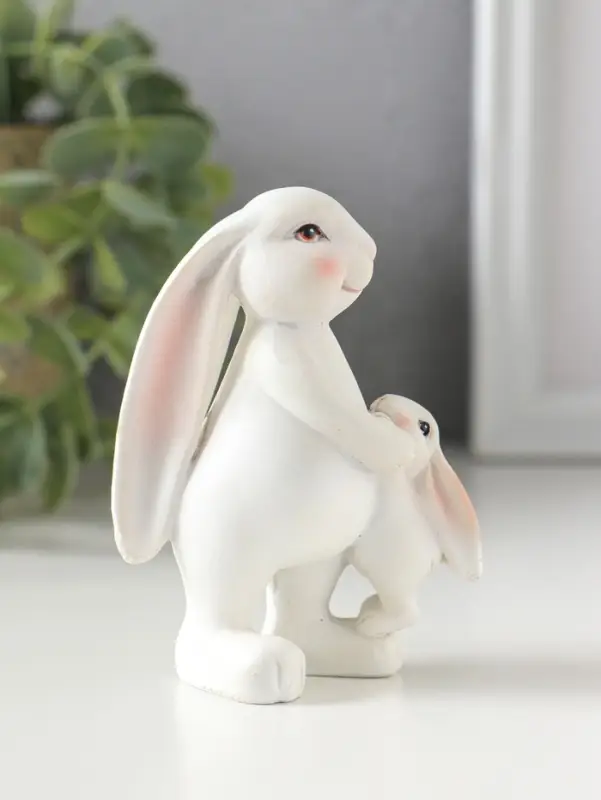 Сувенир полистоун "Заяц с зайчонком - возьми на ручки" 6,5х4х8,5 см