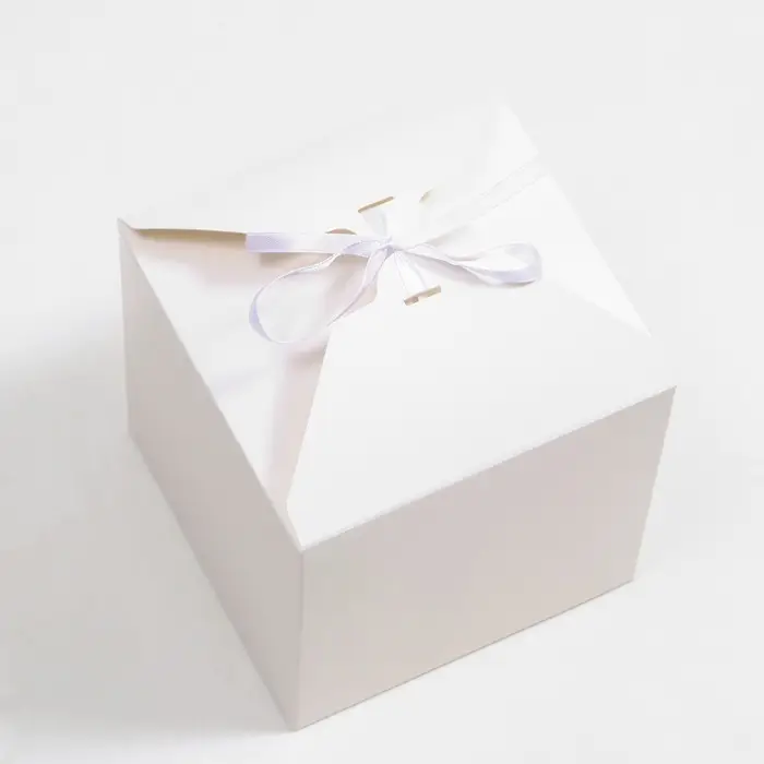 Коробка складная белая, 14×14×14 см Коробка складная белая, 14×14×14 см