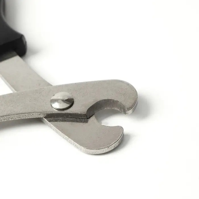 Ножницы-когтерезы средние с упором для пальца, чёрные с красным Ножницы-когтерезы средние с упором для пальца, чёрные с красным