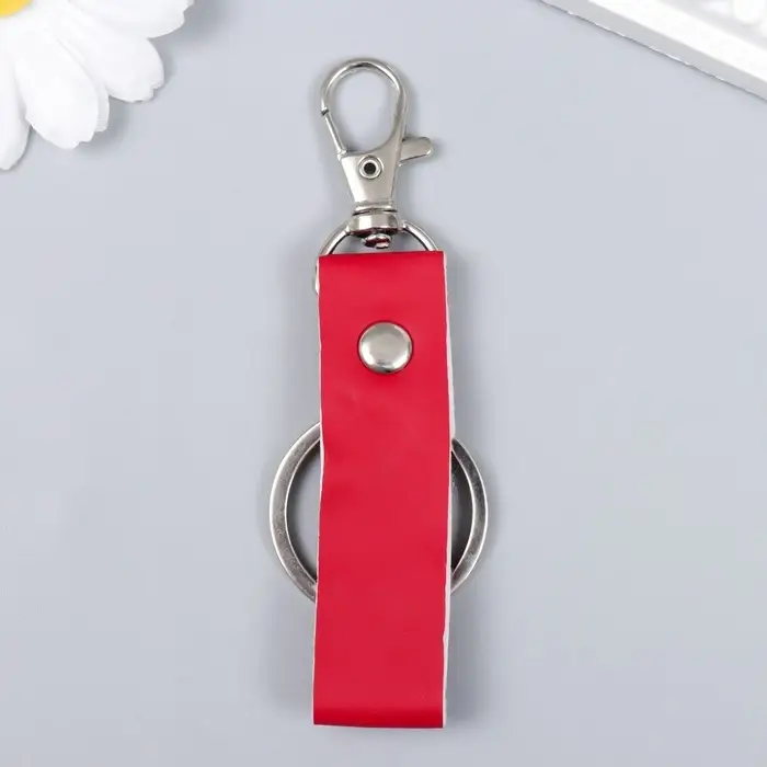 Брелок металл кожзам с карабином  Брелок металл кожзам с карабином "Ремешок - яркий"  7,5х3,2 см