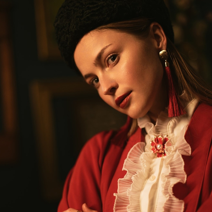 Брошь «Цветок» морской, цвет красно-белый в золоте Брошь «Цветок» морской, цвет красно-белый в золоте