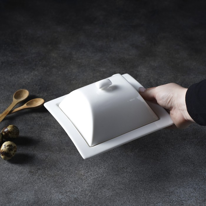 Маслёнка фарфоровая Magistro «Бланш», 16×8 см, цвет белый Маслёнка фарфоровая Magistro «Бланш», 16×8 см, цвет белый